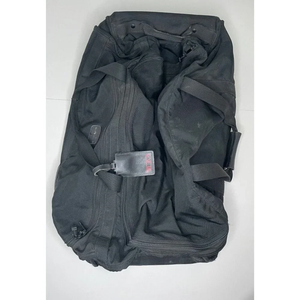 Tumi 2 Wheeled duffle bag 29
